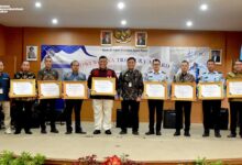 Kakanwil R. Andika Dwi Prasetya Terima Penghargaan Dwi Warna Treasury Award 2023