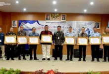 Kakanwil R. Andika Dwi Prasetya Terima Penghargaan Dwi Warna Treasury Award 2023