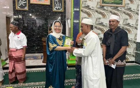 Peringati 10 Muharram, Camellia Panduwinata Gelar Bakos