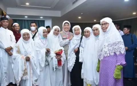 Cegah Penyakit, Jemaah Haji Indonesia di Arab Saudi Dihimbau Pakai Masker