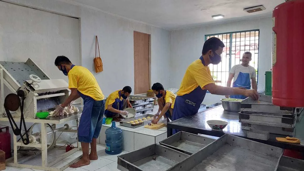 Istimewa, Warga Binaan Lapas Bekasi Produksi Roti Lezat