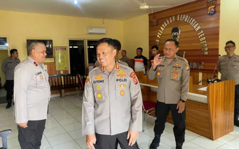 Tingkatkan Pelayanan, Kapolres Lebak Tinjau Pelayanan SPKT Polres Lebak
