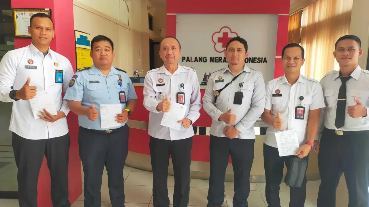 Pegawai Bapas Subang Gelar Kegiatan Donor Darah Peringati HUT Kemenkumham ke-78
