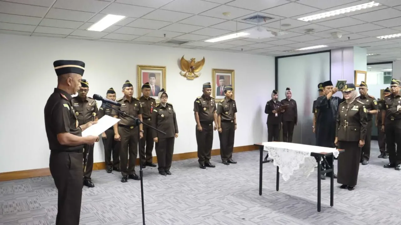Tok, Dra Ainur Rochmaini Resmi Jabat Aspidmil Kejati DKI