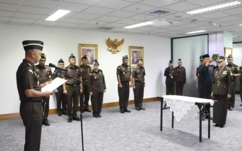 Tok, Dra Ainur Rochmaini Resmi Jabat Aspidmil Kejati DKI