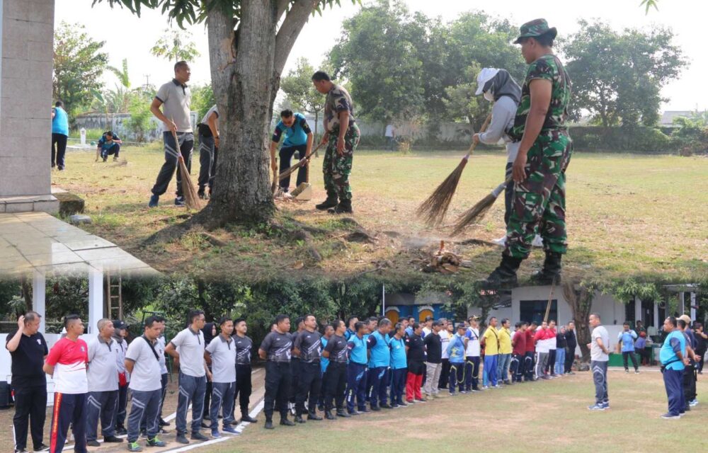 Kalapas Cirebon Dan Upt Se-Ciayumajakuning Bersihkan Taman Makam Pahlawan Kesenden