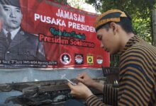 Begini Prosesi Jamasan Pusaka Presiden Di Situs Ndalem Pojok