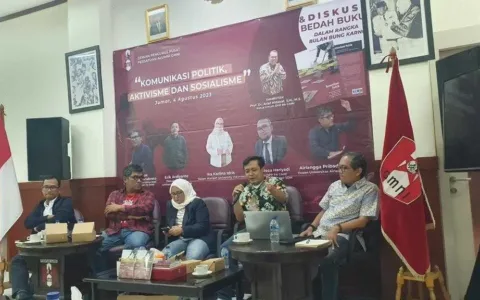 Media Sosial Sebagai Alternatif Jalan Baru Politik Progresif