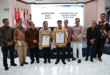 Berkontribusi Atas Pembangunan Pers, Pj Gubernur Banten Al Muktabar Raih Anugerah Sahabat Pers Smsi