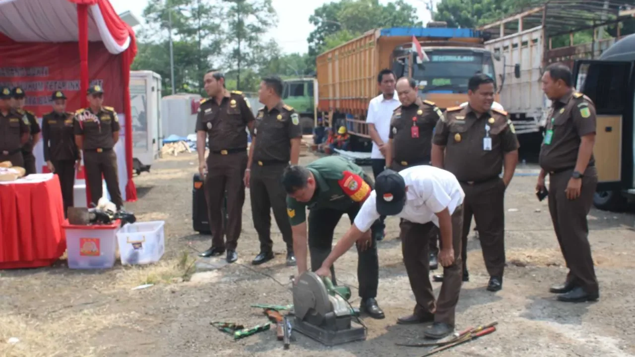Hindari Penyalahgunaan Obat, Kejari Jakbar Musnahkan Narkoba