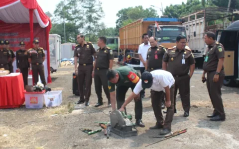 Hindari Penyalahgunaan Obat, Kejari Jakbar Musnahkan Narkoba