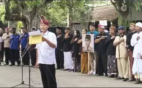 Puluhan Komunitas Kembali Deklarasi di Depan Perwakilan DPRD