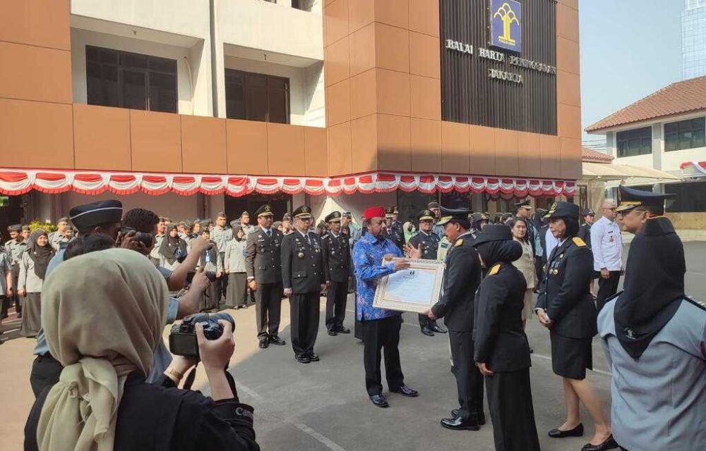 Ombudsman Jakarta Raya Terima Penghargaan Dari Kemenkumham Ri