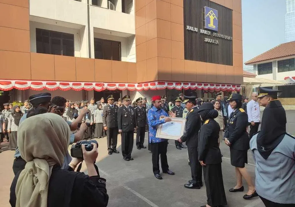 Ombudsman Jakarta Raya Terima Penghargaan Dari Kemenkumham RI