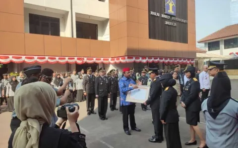 Ombudsman Jakarta Raya Terima Penghargaan Dari Kemenkumham RI