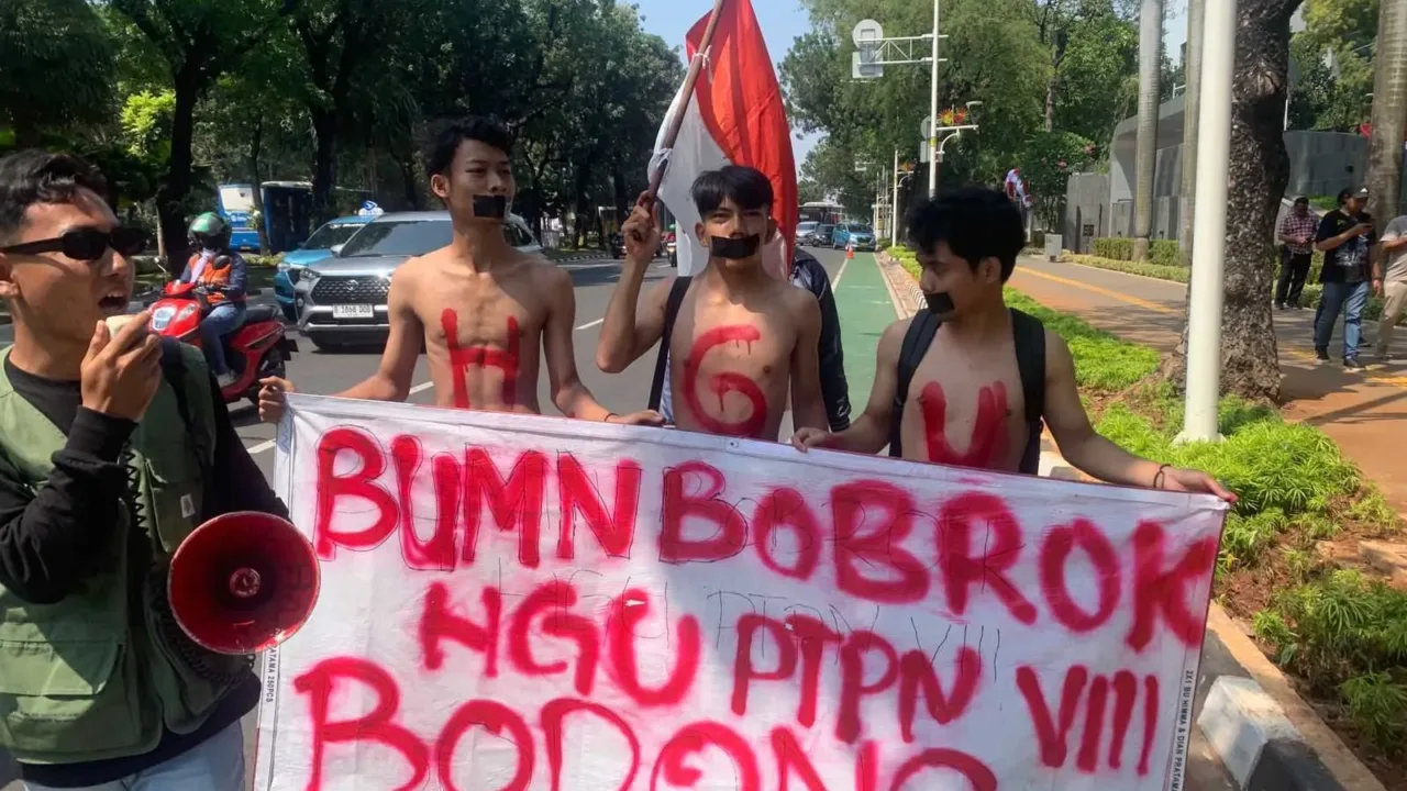 Pemuda KEPAL Unjuk Rasa Tuntut BUMN Selesaikan HGU PTPN VIII