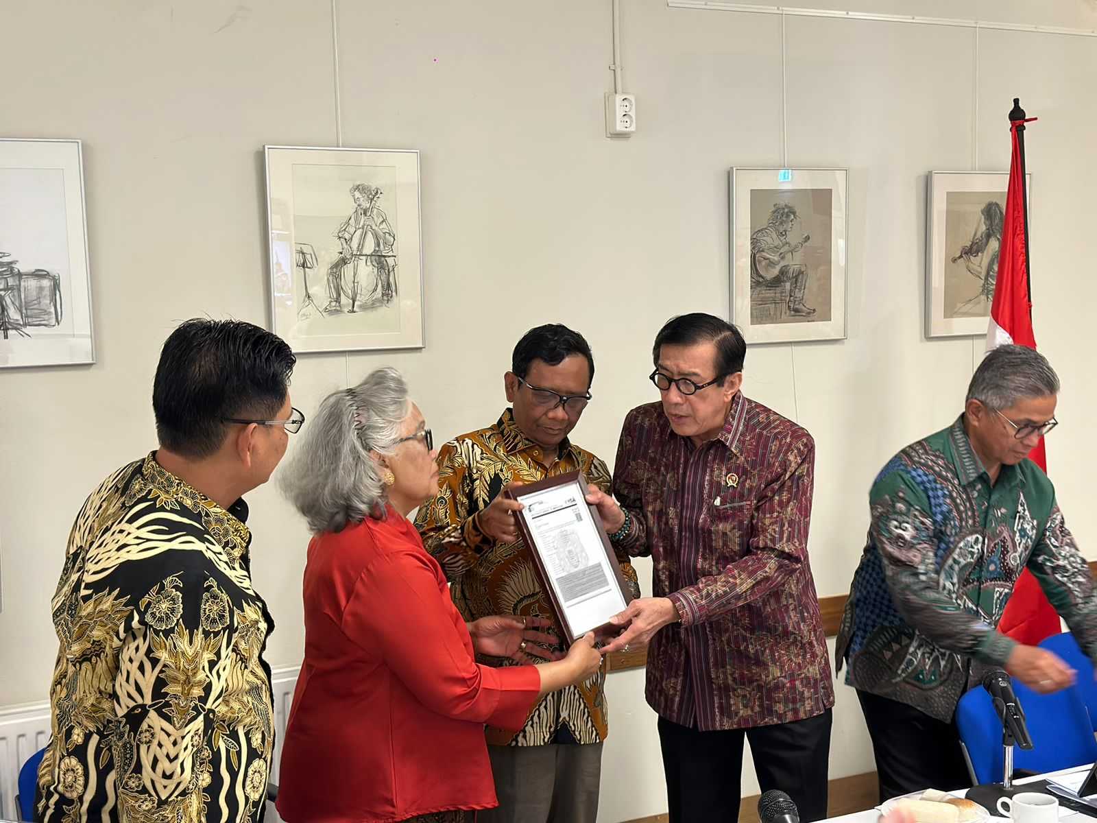 Menkumham Ri Dan Menkopolhukam Temui Eks Mahid Di Belanda 4 Menkumham Ri Dan Menkopolhukam Temui Eks Mahid Di Belanda
