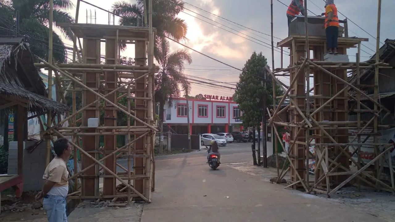 Diduga Dikerjakan Pihak Ketiga, Proyek Dana Desa Bangkonol Terindikasi Langgar Permendes