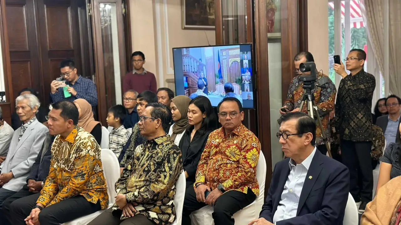 Menkumham RI dan Menkopolhukam Kunjungi Ceko Berikan Repatriasi HAM