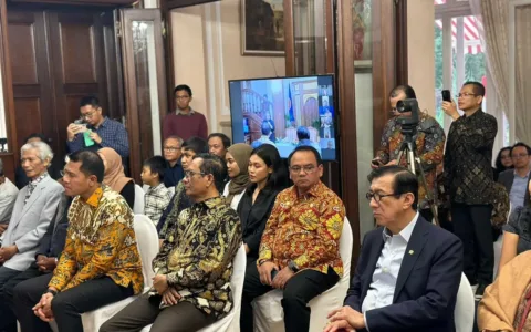 Menkumham RI dan Menkopolhukam Kunjungi Ceko Berikan Repatriasi HAM