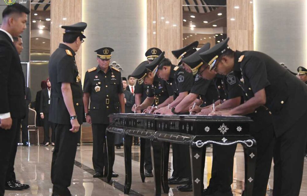 Menkumham Yassona Laksanakan Upacara Pelantikan Kadivmin Kemenkumham Jabar
