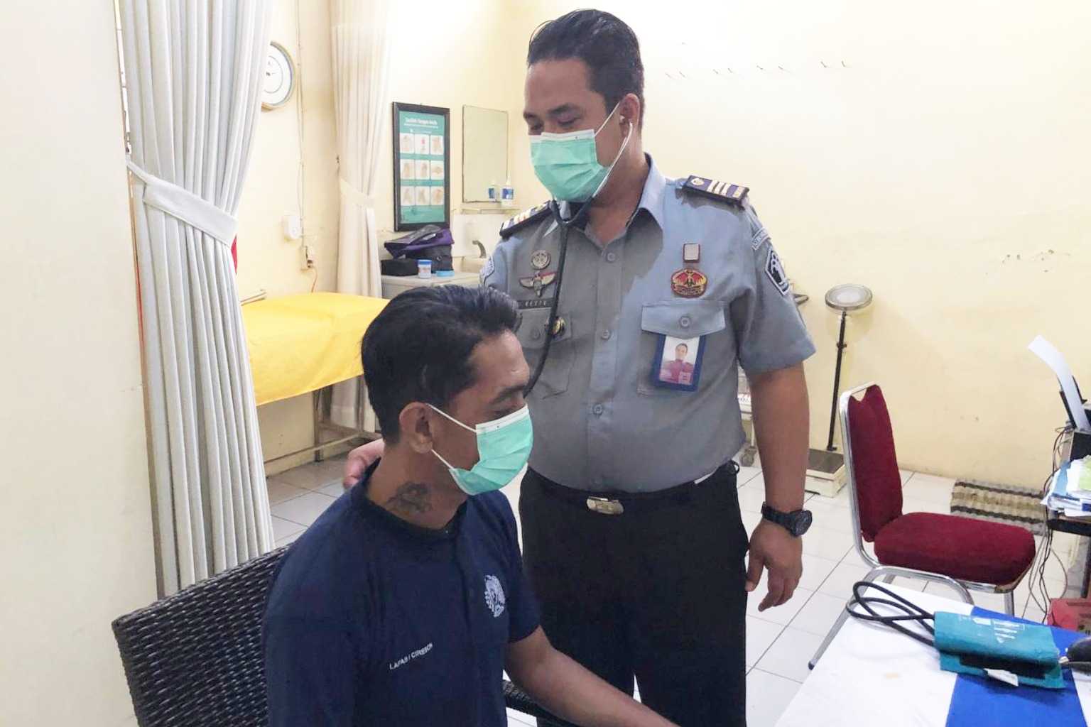 Tingkatkan Pelayanan, Klinik Lapas Cirebon Periksa Kesehatan Para Warga Binaan
