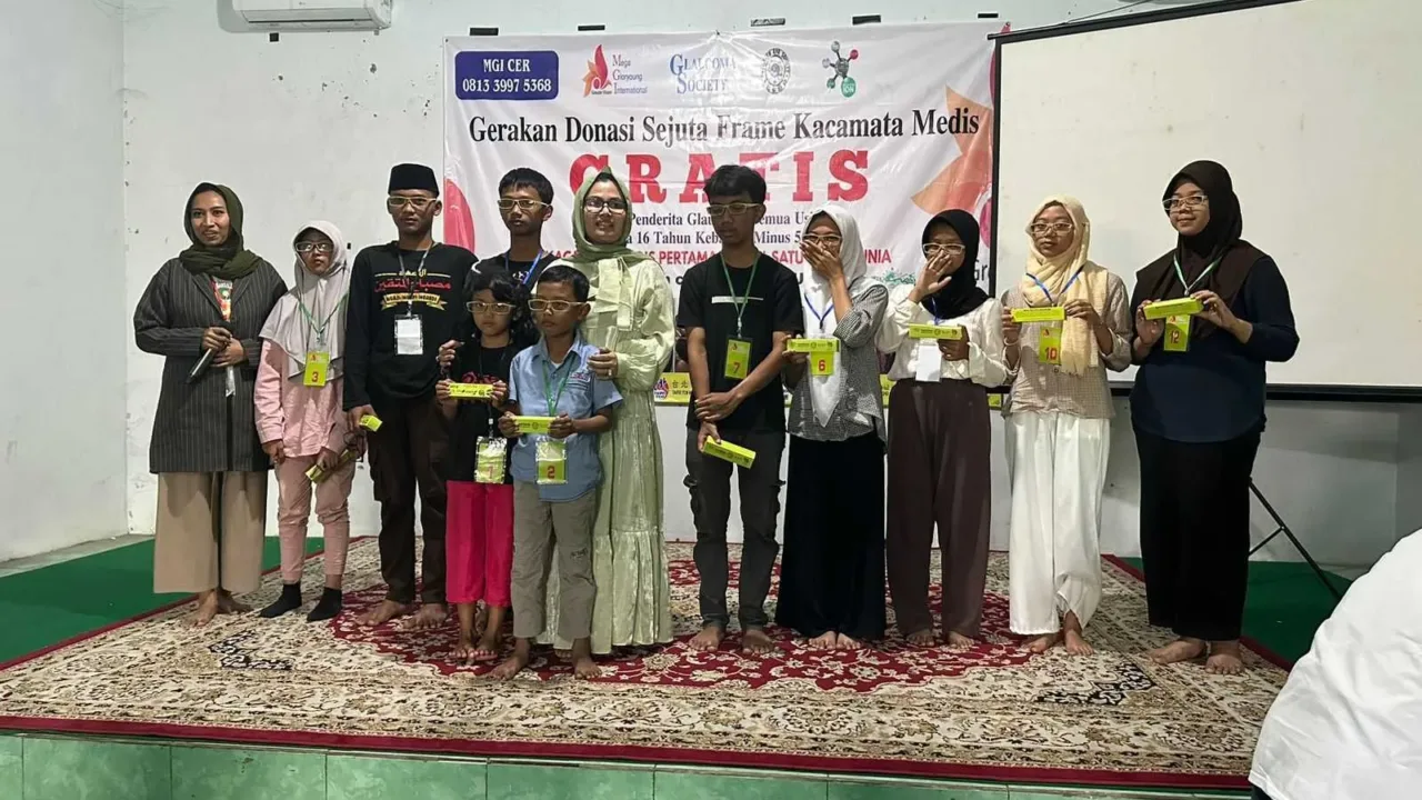 Atasi Masalah Anak, Camellia Panduwinata Bagikan Jutaan Kacamata Gratis Bersama MGI