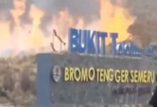 Nyalakan Flare Saat Preweding, Dua Sejoli Sebabkan Bukit Teletubbies Kebakaran