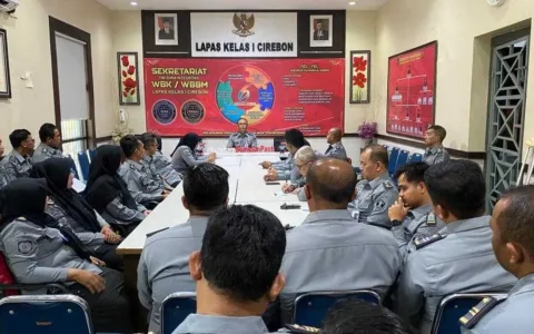 Kalapas Cirebon Yan Rusmanto Berikan Arahan Perdana Kepada Seluruh Jajaran dan Staff