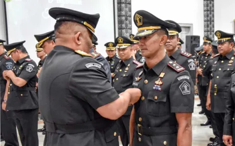 Kakanwilkumham R. Andika Dwi Prasetya Lantik 176 Pejabat Baru di Lingkungan Kemenkumham Jabar