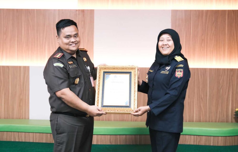 Pulihkan Duit Negara 800 Miliar, Kejari Jakbar Terima Penghargaan Dari Kemenkeu
