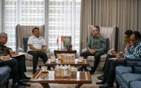 KSP dan OJK Siap Mengawal Arahan Presiden Soal Perdagangan Karbon