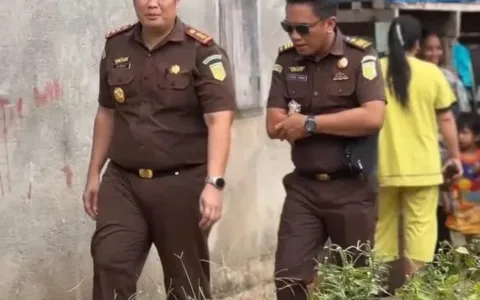 Pasca Video Viral Harga Baju Sekolah Mahal, Kejari Tolitoli Berikan Bantuan di HBA Ke-64
