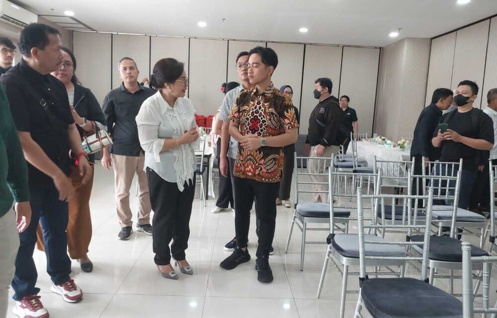 Roy Maningkas Meninggal Dunia, Gibran Dan Erick Thohir Datangi Rumah Duka