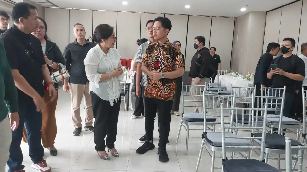 Roy Maningkas Meninggal Dunia, Gibran dan Erick Thohir Datangi Rumah Duka