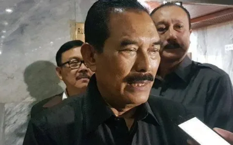 Sisno Adiwinoto Pengamat Kepolisian Ungkap Wabah Hoaks di Media Sosial Berbahaya 