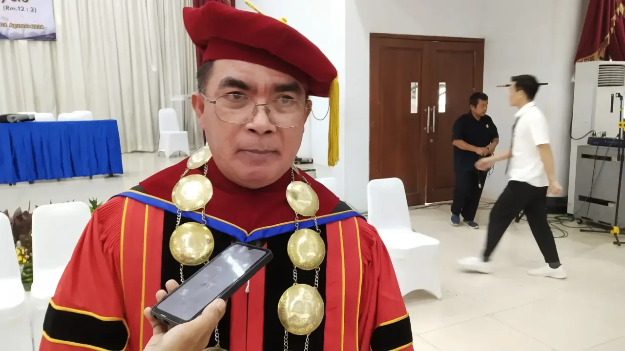 STT Agapes Jakarta Apresiasi Ketua Agapes Kelas Nabire Yusak Ernest Tebai