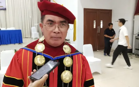 STT Agapes Jakarta Apresiasi Ketua Agapes Kelas Nabire Yusak Ernest Tebai