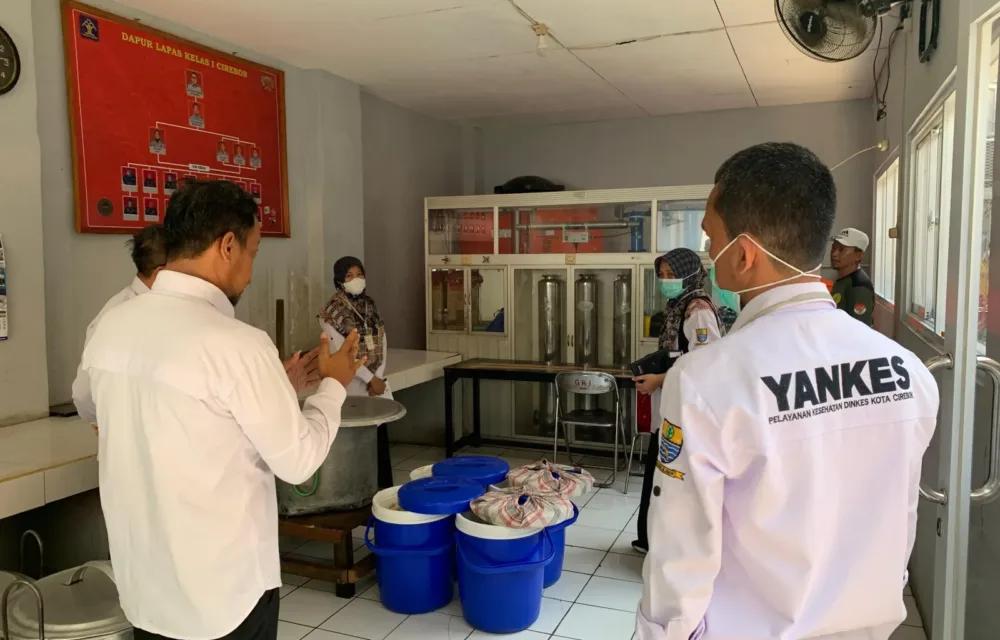 Komitmen Pelayanan Terbaik, Lapas Cirebon Perpanjang Sertifikat Lhd Oleh Dinkes Kota Cirebon