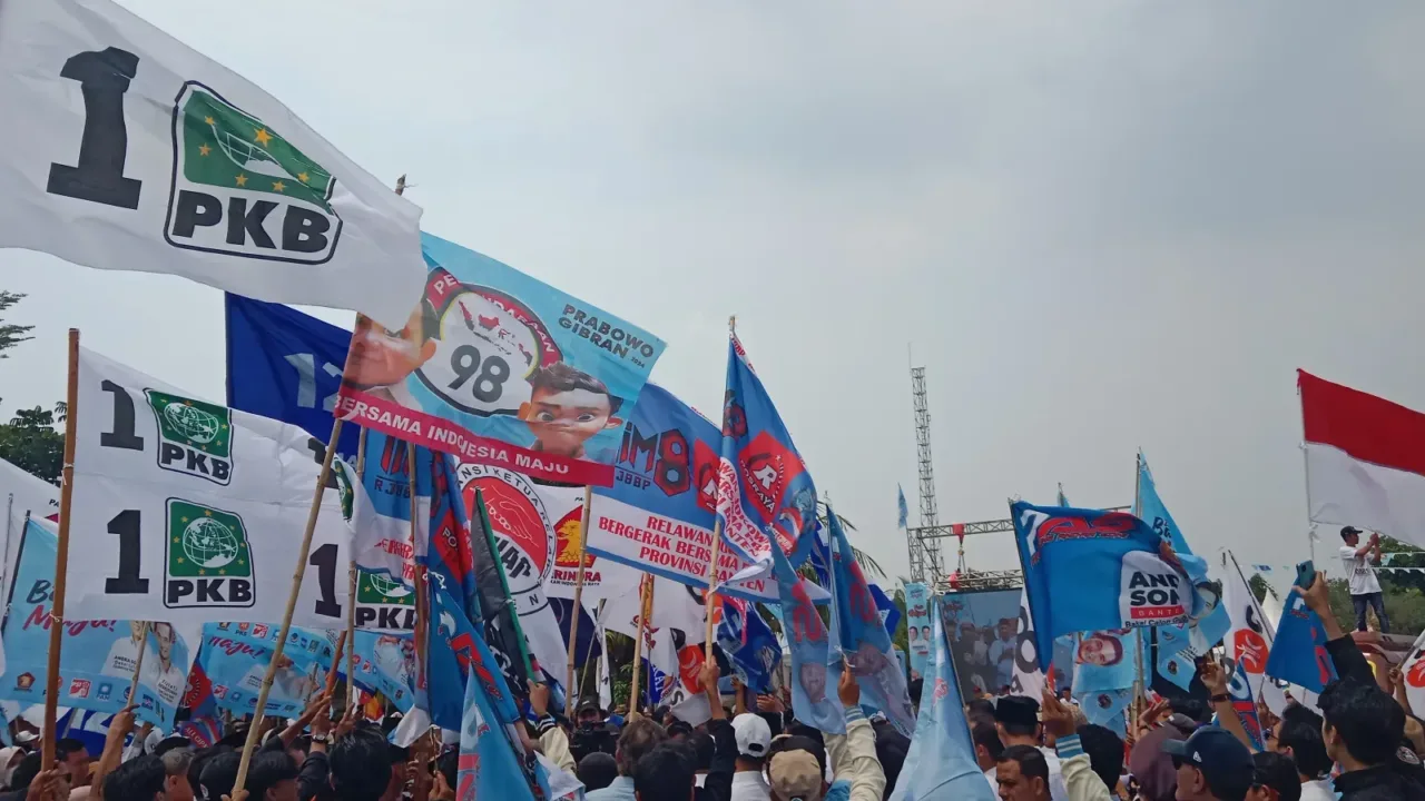 Bareng Ribuan Massa Pendukung Andra – Dimyati, Relawan Jokowi Prabowo Konvoi Kawal Daftar ke KPU