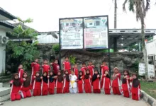 Siswa-Siswi Sdn Nambo Ilir Antusias Mengikuti Laihan Perdana Karate Di Lapagan Sdn Nambo Ilir