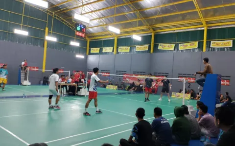 Tim Ngopi Bareng Haji Kholid Gelar Turnamen Badminton, Ada Belasan Juta, Doorpize dan Paket Sembako
