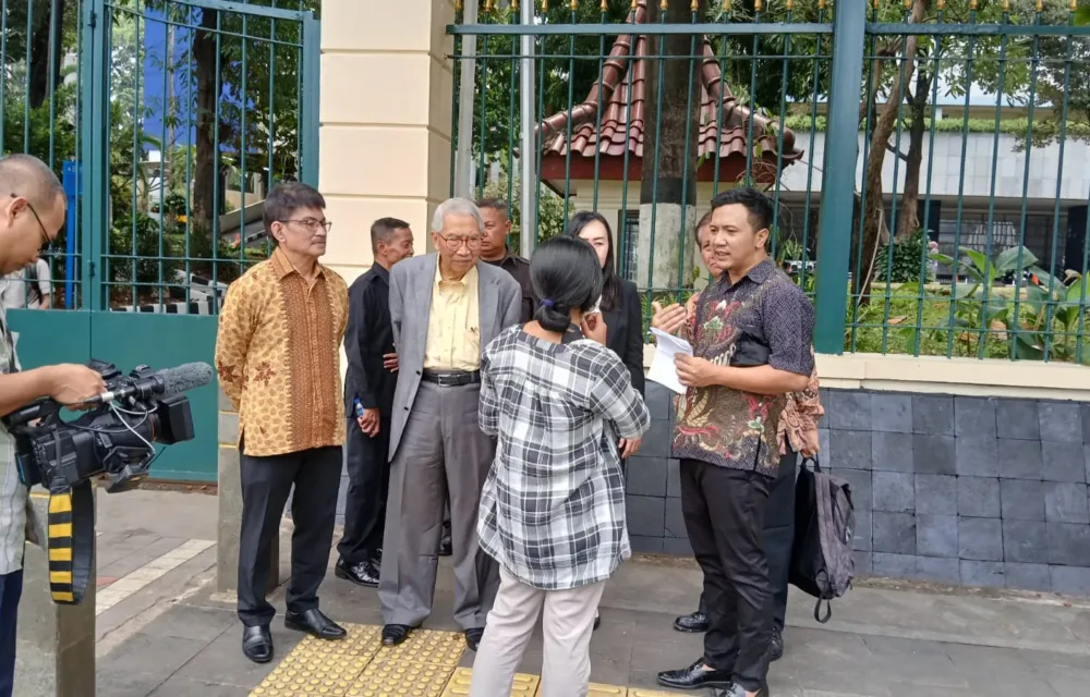 Tak Mau Patuhi Putusan Ma Kasus Yayasan Trisakti, Nadiem Makarim Mirip Preman