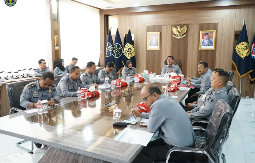 Kakanwil Masjuno Lakukan Evaluasi Pelaksanaan Anggaran