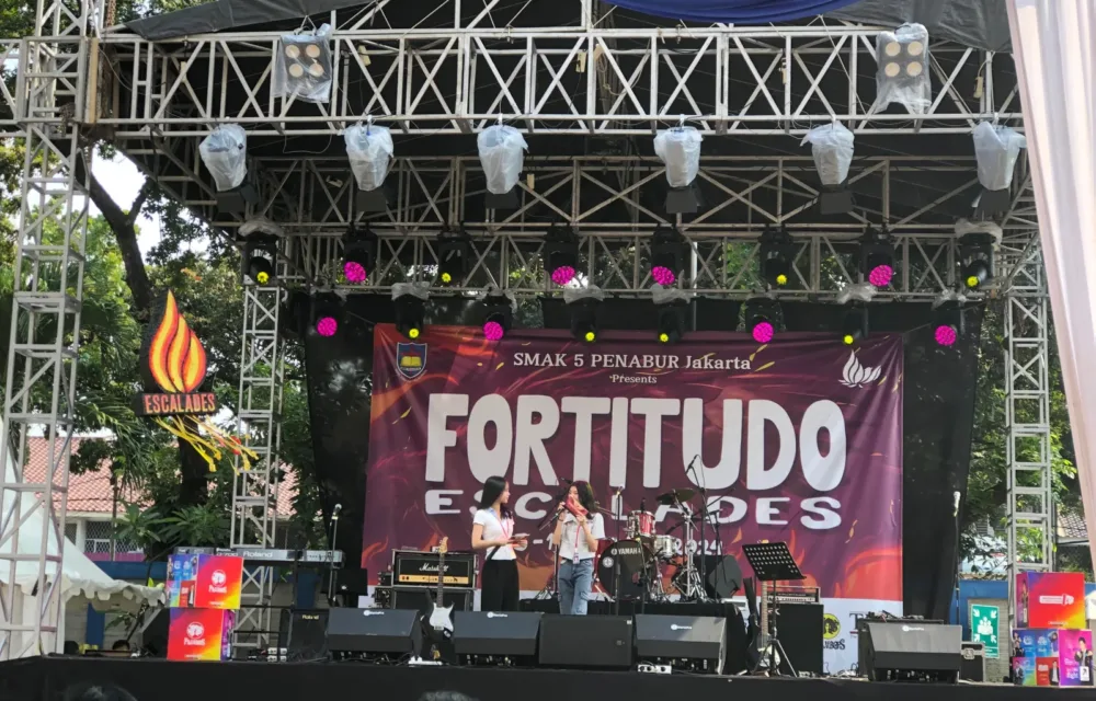 Smak 5 Penabur Jakarta Laksanakan Kegiatan Escalades Fortitudo
