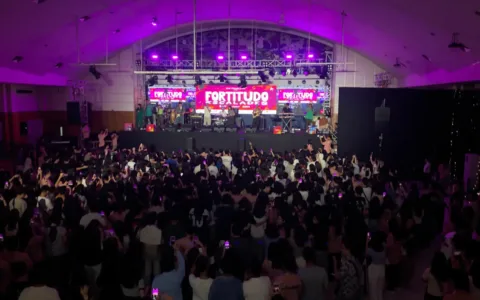 Maliq & D'Essentials Sukses Bikin Romantis Closing Escalades Fortitudo SMAK 5 PENABUR Jakarta
