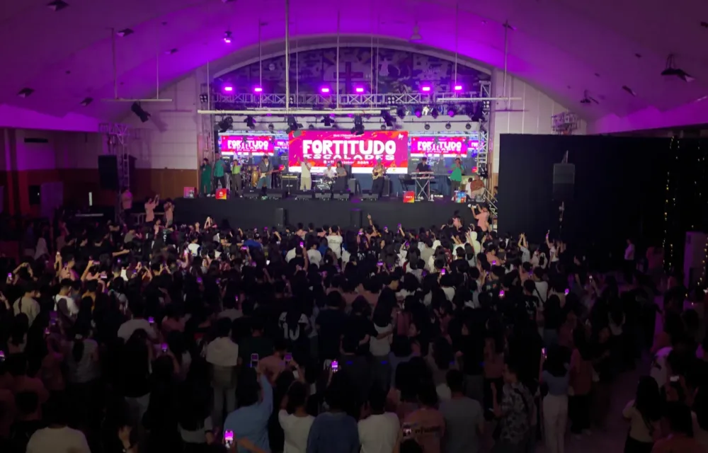 Maliq &Amp; D'Essentials Sukses Bikin Romantis Closing Escalades Fortitudo Smak 5 Penabur Jakarta