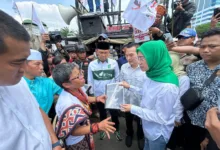 Fraksi Pkb Dpr Ri Temui Demonstran Desak Pengesahan Ruu Masyarakat Adat Di Gedung Dpr