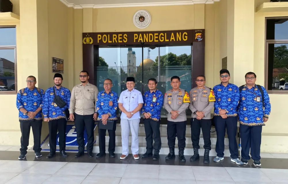 Kompolnas Apresiasi Penghargaan Presiden Kepada Tujuh Satker Polri Dalam Kunjungan Kerja Polres Pandeglang