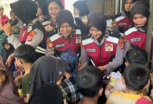 Polwan Polda Banten Sosialisasi Pendidikan ke Anak-anak di Lebak